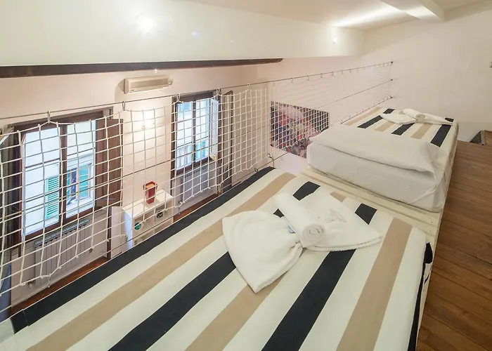 Serragli Loft 아파트 *