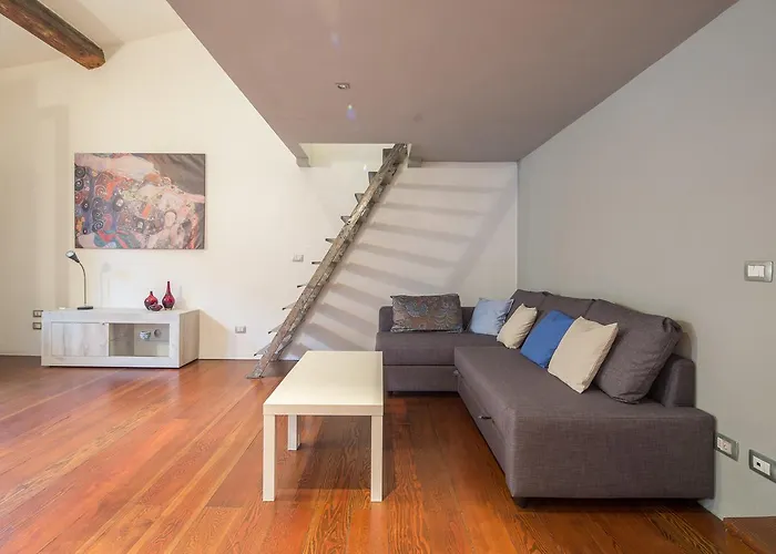Serragli Loft 아파트